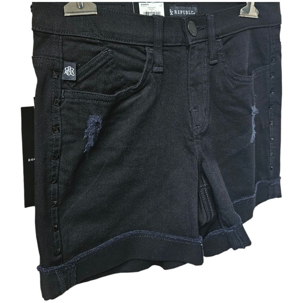 NWT ROCK & REPUBLIC Women's distressed rivet mid- rise black sexy shorts Size 4 - Picture 7 of 16